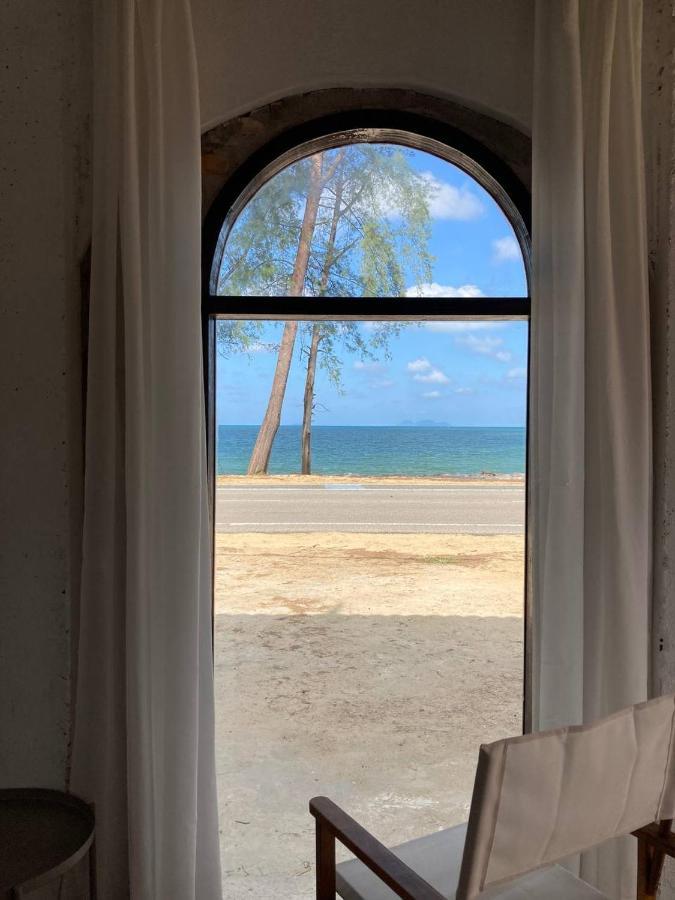 Tamu Beradu Seaview Private 3 Bedroom No Pool 6 Pax Max Dungun