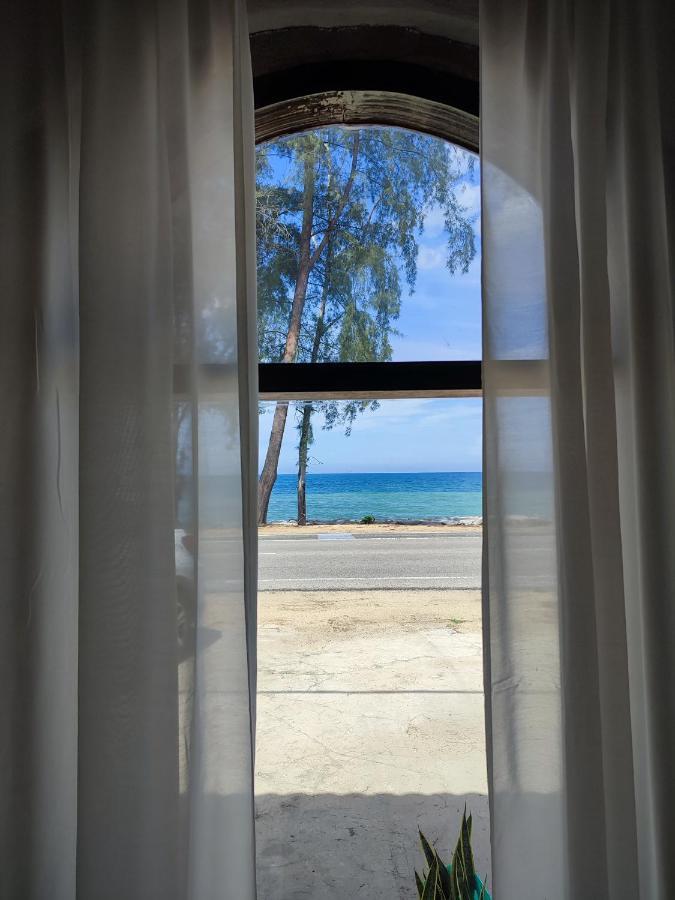 Tamu Beradu Seaview Private 3 Bedroom No Pool 6 Pax Max *
